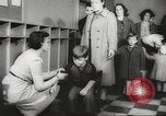 Immagine di Donne americane i lavoratori di guerra United States USA, 1942, secondo 18 filmato di repertorio 65675061759
