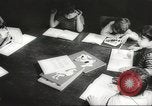 Immagine di Donne americane i lavoratori di guerra United States USA, 1942, secondo 20 filmato di repertorio 65675061759
