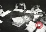 Immagine di Donne americane i lavoratori di guerra United States USA, 1942, secondo 22 filmato di repertorio 65675061759