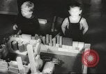 Immagine di Donne americane i lavoratori di guerra United States USA, 1942, secondo 24 filmato di repertorio 65675061759