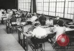 Immagine di Donne americane i lavoratori di guerra United States USA, 1942, secondo 36 filmato di repertorio 65675061759