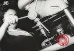 Immagine di Donne americane i lavoratori di guerra United States USA, 1942, secondo 38 filmato di repertorio 65675061759