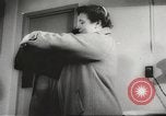 Immagine di Donne americane i lavoratori di guerra United States USA, 1942, secondo 54 filmato di repertorio 65675061759