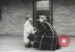 Immagine di Donne americane i lavoratori di guerra United States USA, 1942, secondo 60 filmato di repertorio 65675061759