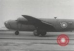 Immagine di Stati Uniti bombardieri Canada, 1942, secondo 13 filmato di repertorio 65675061760