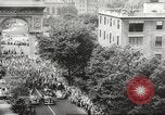 Immagine di Massiccia parata militare a New York durante la guerra mondiale 2 New York City USA, 1942, secondo 8 filmato di repertorio 65675061763