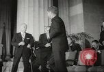 Standbild Präsident John F Kennedy Auszeichnungen behinderte Menschen Massachusetts United States USA, 1963, aus Sekunde 10 historischem Filmmaterial Videoclip 65675061766