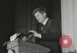 Standbild Präsident John F Kennedy Auszeichnungen behinderte Menschen Massachusetts United States USA, 1963, aus Sekunde 19 historischem Filmmaterial Videoclip 65675061766