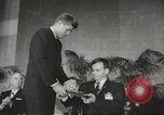 Standbild Präsident John F Kennedy Auszeichnungen behinderte Menschen Massachusetts United States USA, 1963, aus Sekunde 28 historischem Filmmaterial Videoclip 65675061766