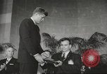 Standbild Präsident John F Kennedy Auszeichnungen behinderte Menschen Massachusetts United States USA, 1963, aus Sekunde 29 historischem Filmmaterial Videoclip 65675061766