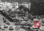 Standbild Parkplatz Probleme Madrid Spanien, 1966, aus Sekunde 6 historischem Filmmaterial Videoclip 65675061784