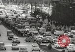 Standbild Parkplatz Probleme Madrid Spanien, 1966, aus Sekunde 7 historischem Filmmaterial Videoclip 65675061784