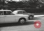 Standbild Parkplatz Probleme Madrid Spanien, 1966, aus Sekunde 9 historischem Filmmaterial Videoclip 65675061784