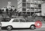 Standbild Parkplatz Probleme Madrid Spanien, 1966, aus Sekunde 13 historischem Filmmaterial Videoclip 65675061784