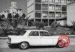 Standbild Parkplatz Probleme Madrid Spanien, 1966, aus Sekunde 14 historischem Filmmaterial Videoclip 65675061784