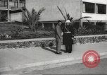 Standbild Parkplatz Probleme Madrid Spanien, 1966, aus Sekunde 23 historischem Filmmaterial Videoclip 65675061784