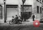 Standbild Parkplatz Probleme Madrid Spanien, 1966, aus Sekunde 45 historischem Filmmaterial Videoclip 65675061784