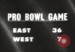 Standbild 1966 Pro Bowl Football Game Los Angeles California USA, 1966, aus Sekunde 3 historischem Filmmaterial Videoclip 65675061786