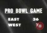 Standbild 1966 Pro Bowl Football Game Los Angeles California USA, 1966, aus Sekunde 5 historischem Filmmaterial Videoclip 65675061786