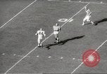 Standbild 1966 Pro Bowl Football Game Los Angeles California USA, 1966, aus Sekunde 17 historischem Filmmaterial Videoclip 65675061786