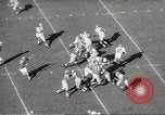 Standbild 1966 Pro Bowl Football Game Los Angeles California USA, 1966, aus Sekunde 31 historischem Filmmaterial Videoclip 65675061786