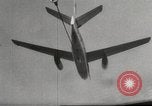 Standbild Mitte Luft tanken Vietnam, 1967, aus Sekunde 16 historischem Filmmaterial Videoclip 65675061805