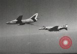 Standbild Mitte Luft tanken Vietnam, 1967, aus Sekunde 24 historischem Filmmaterial Videoclip 65675061805