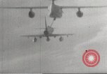 Standbild Mitte Luft tanken Vietnam, 1967, aus Sekunde 28 historischem Filmmaterial Videoclip 65675061805