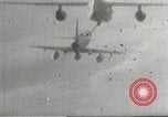 Standbild Mitte Luft tanken Vietnam, 1967, aus Sekunde 31 historischem Filmmaterial Videoclip 65675061805