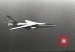 Standbild Mitte Luft tanken Vietnam, 1967, aus Sekunde 32 historischem Filmmaterial Videoclip 65675061805