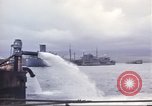 Immagine di Pompaggio di acqua Pearl Harbor Hawaii USA, 1942, secondo 13 filmato di repertorio 65675061813