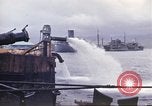Immagine di Pompaggio di acqua Pearl Harbor Hawaii USA, 1942, secondo 15 filmato di repertorio 65675061813