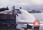 Immagine di Pompaggio di acqua Pearl Harbor Hawaii USA, 1942, secondo 19 filmato di repertorio 65675061813
