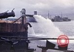 Immagine di Pompaggio di acqua Pearl Harbor Hawaii USA, 1942, secondo 21 filmato di repertorio 65675061813