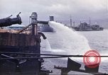 Immagine di Pompaggio di acqua Pearl Harbor Hawaii USA, 1942, secondo 23 filmato di repertorio 65675061813