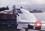 Immagine di Pompaggio di acqua Pearl Harbor Hawaii USA, 1942, secondo 25 filmato di repertorio 65675061813