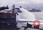 Immagine di Pompaggio di acqua Pearl Harbor Hawaii USA, 1942, secondo 28 filmato di repertorio 65675061813