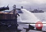 Immagine di Pompaggio di acqua Pearl Harbor Hawaii USA, 1942, secondo 29 filmato di repertorio 65675061813