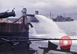 Immagine di Pompaggio di acqua Pearl Harbor Hawaii USA, 1942, secondo 30 filmato di repertorio 65675061813