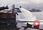 Immagine di Pompaggio di acqua Pearl Harbor Hawaii USA, 1942, secondo 31 filmato di repertorio 65675061813