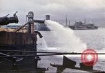 Immagine di Pompaggio di acqua Pearl Harbor Hawaii USA, 1942, secondo 32 filmato di repertorio 65675061813