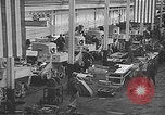 Standbild uns Munitionsfabrik Zweiten Weltkrieg United States USA, 1942, aus Sekunde 20 historischem Filmmaterial Videoclip 65675061833