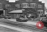 Standbild uns Munitionsfabrik Zweiten Weltkrieg United States USA, 1942, aus Sekunde 25 historischem Filmmaterial Videoclip 65675061833