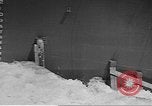 Standbild uns Munitionsfabrik Zweiten Weltkrieg United States USA, 1942, aus Sekunde 38 historischem Filmmaterial Videoclip 65675061833