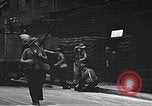 Immagine di Stati Uniti Marines guardia Naval Air Station Pearl Harbor Hawaii USA, 1941, secondo 6 filmato di repertorio 65675061834