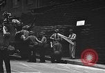 Immagine di Stati Uniti Marines guardia Naval Air Station Pearl Harbor Hawaii USA, 1941, secondo 18 filmato di repertorio 65675061834