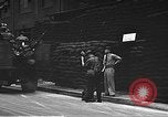 Immagine di Stati Uniti Marines guardia Naval Air Station Pearl Harbor Hawaii USA, 1941, secondo 34 filmato di repertorio 65675061834