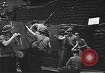 Immagine di Stati Uniti Marines guardia Naval Air Station Pearl Harbor Hawaii USA, 1941, secondo 48 filmato di repertorio 65675061834