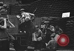 Immagine di Stati Uniti Marines guardia Naval Air Station Pearl Harbor Hawaii USA, 1941, secondo 50 filmato di repertorio 65675061834