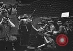 Immagine di Stati Uniti Marines guardia Naval Air Station Pearl Harbor Hawaii USA, 1941, secondo 56 filmato di repertorio 65675061834